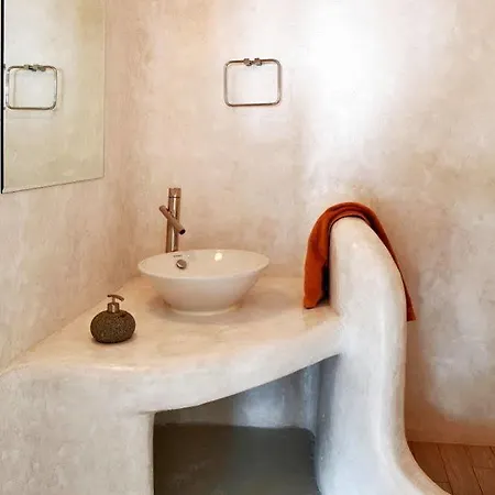Villa Elia White